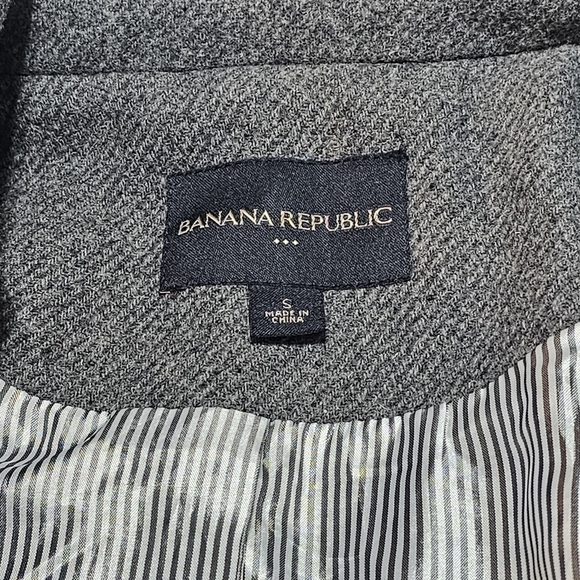 BANANA Republic Wool Blend Toggle Coat - Picture 5 of 6